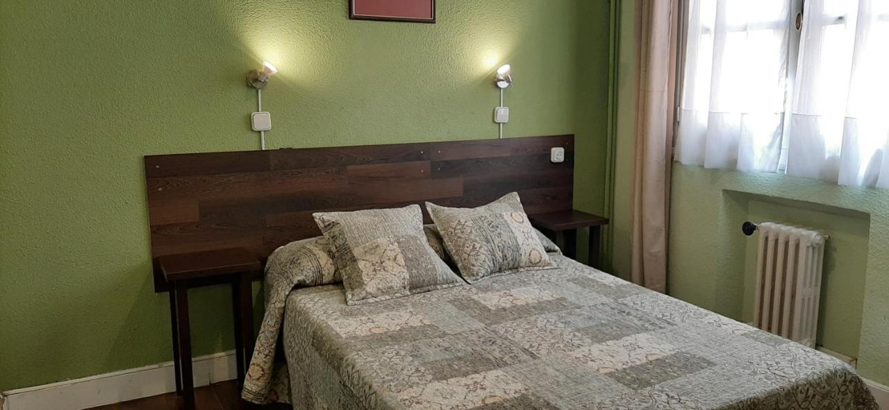 Quarto Duplo com Casa de Banho Privativa