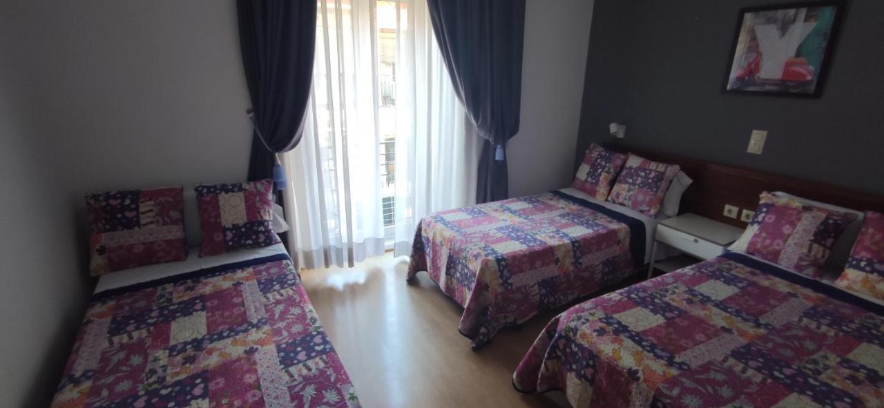 Quarto Triplo com Terraço