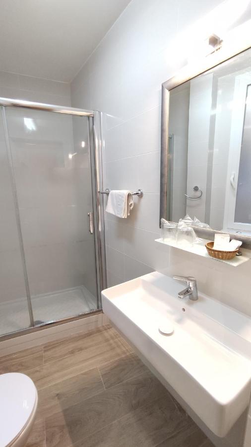 Quarto Duplo com Casa de Banho Privativa