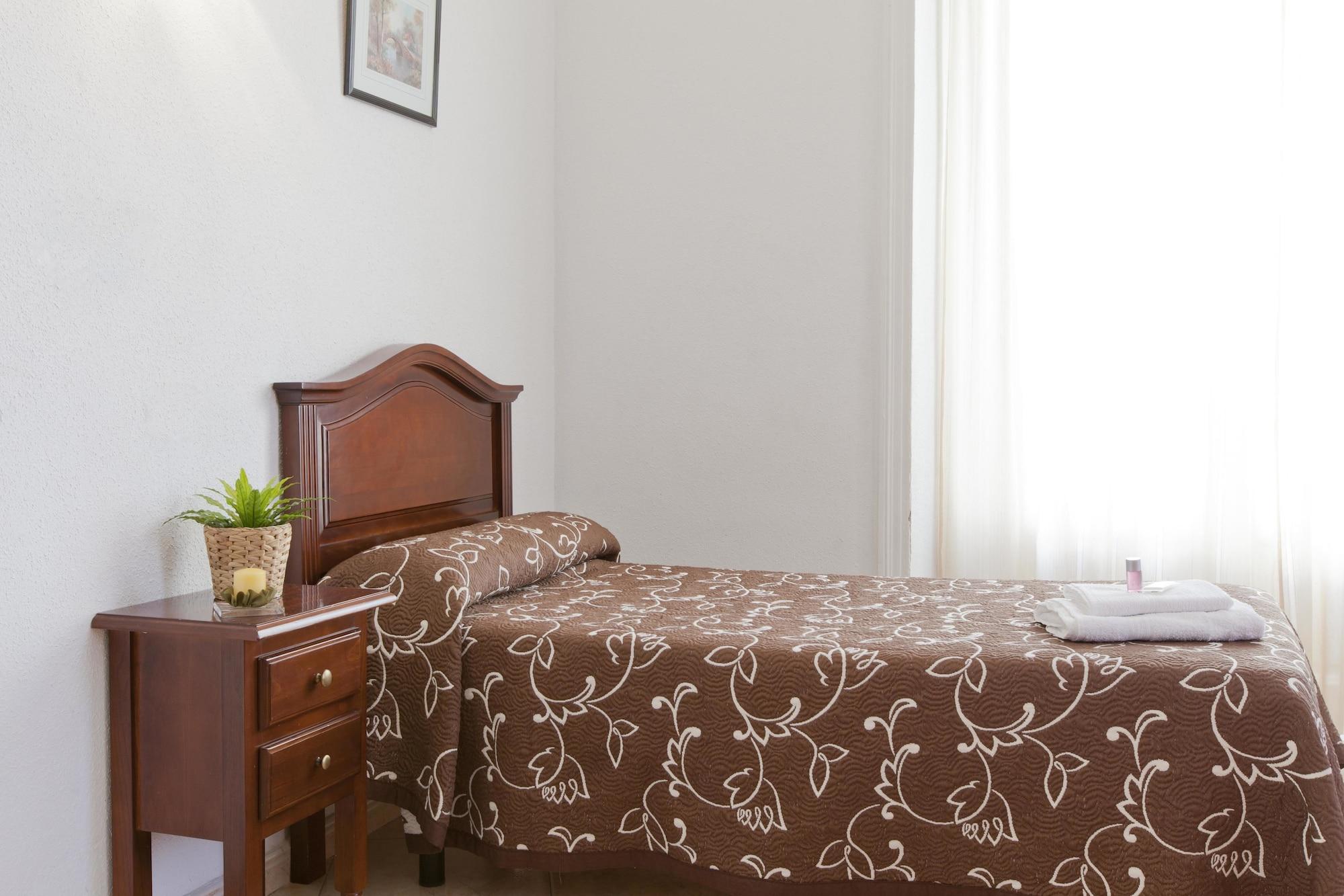 Single Room with Shared Bathroom,1226840342:JPEG