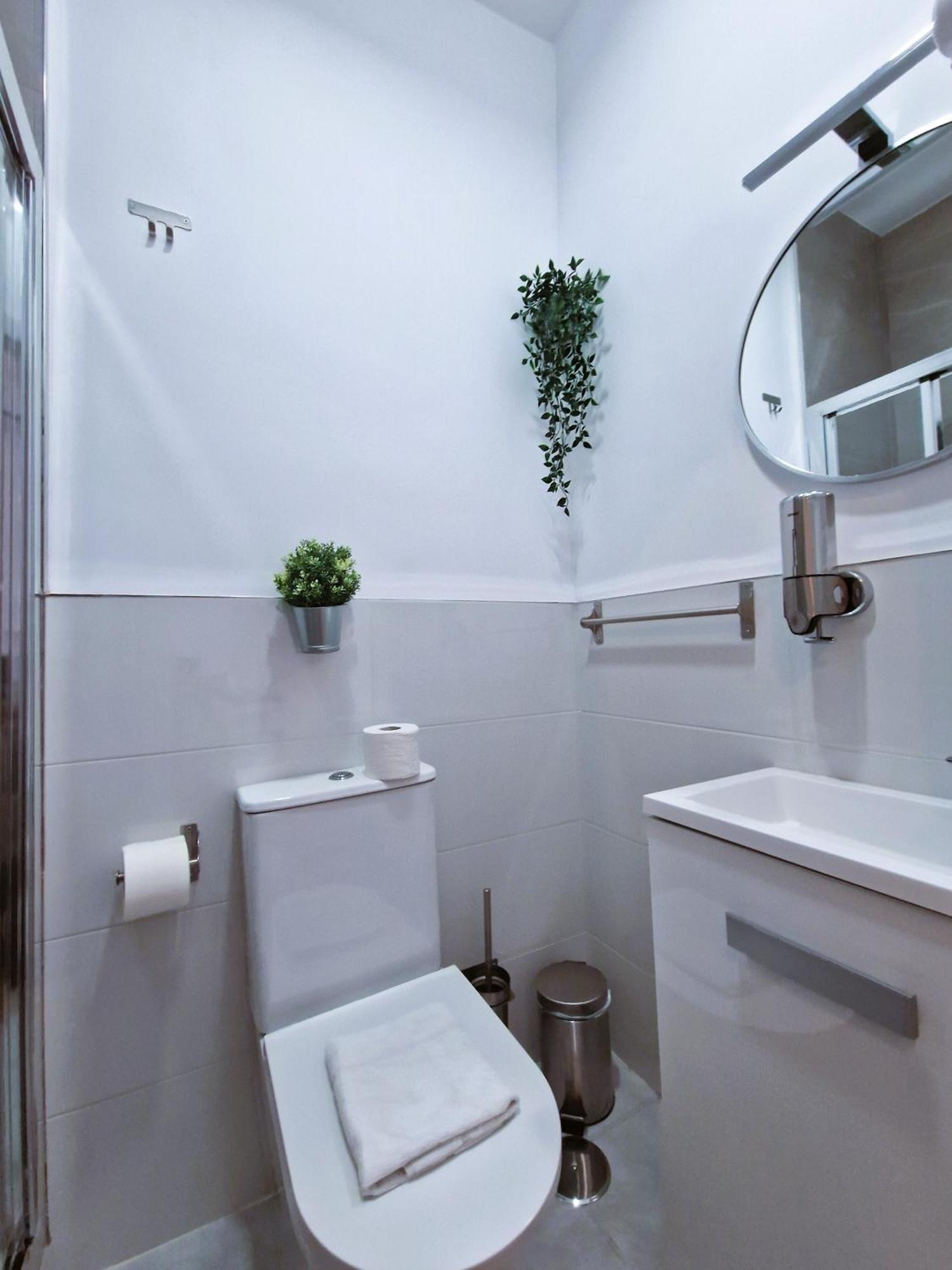 Quarto Individual com Casa de Banho Privativa