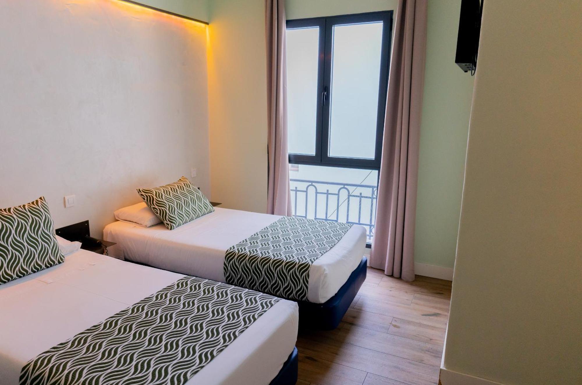Quarto Twin com Casa de Banho Privativa