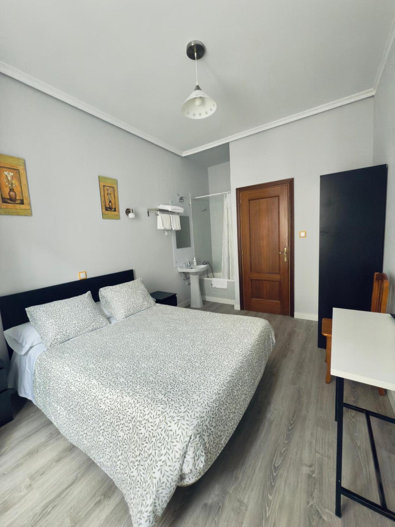 Doppelzimmer mit Gemeinschaftsbad