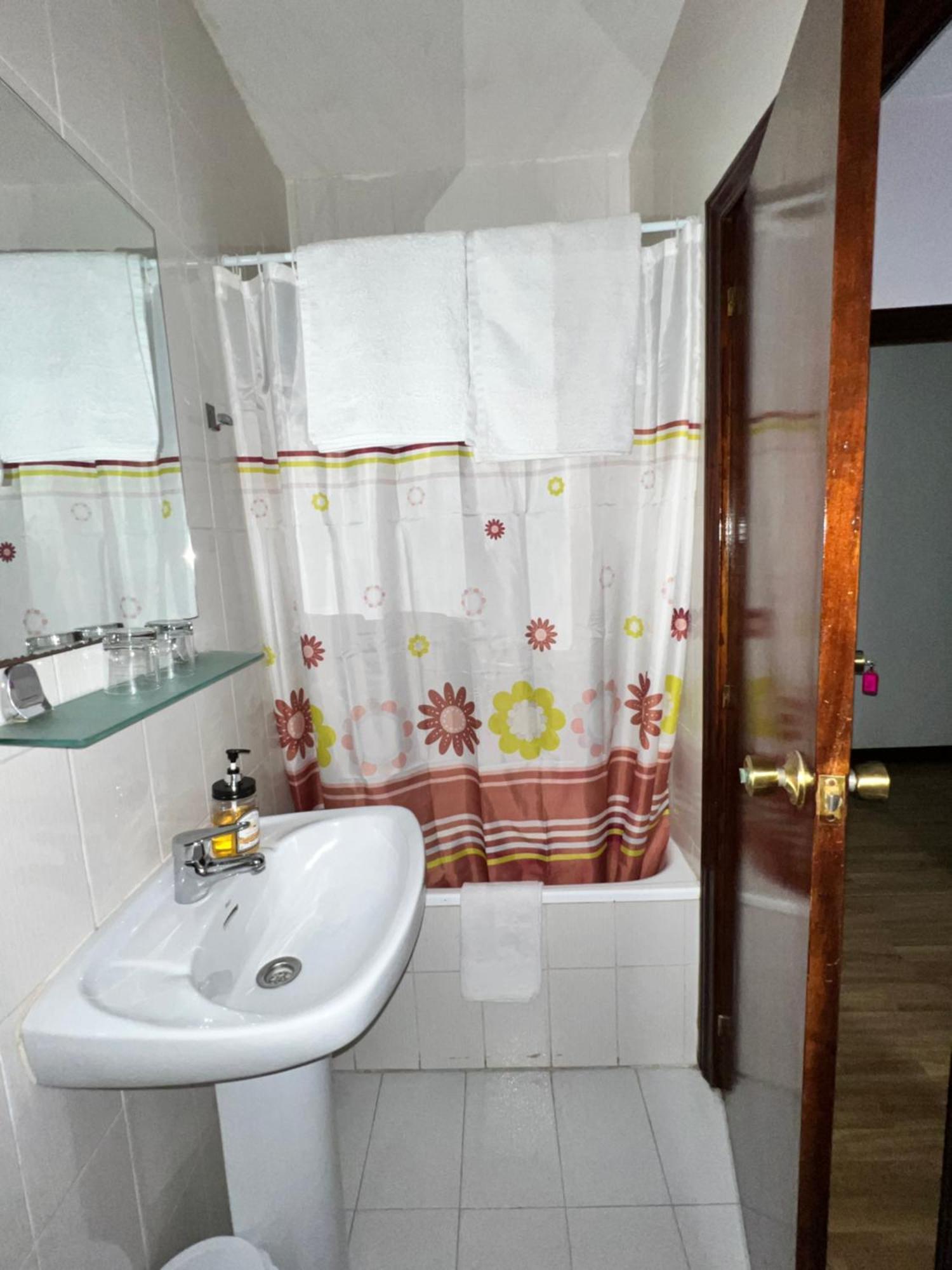 Quarto Individual com Banheira