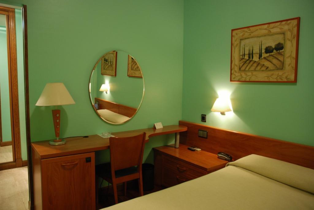 Double Room,325954903:JPEG