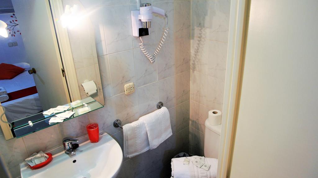 Quarto Twin com Casa de Banho Privativa