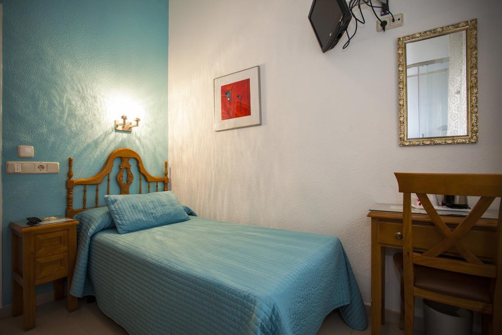 Quarto Individual com WC Partilhado