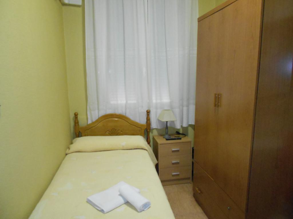 Quarto Individual com WC Partilhado