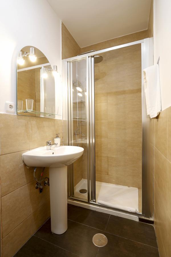 Single Room,958515592:JPEG