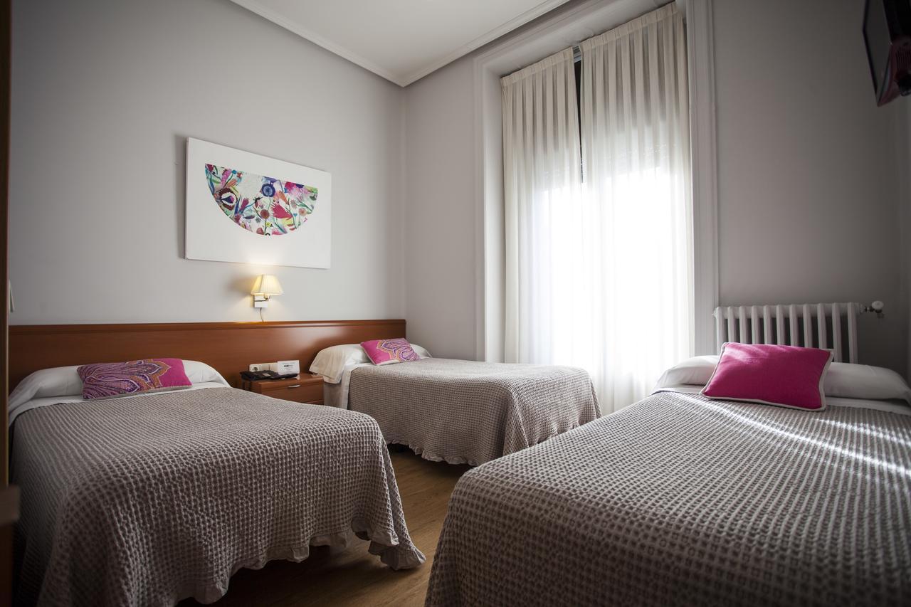 Quarto Duplo com Cama Extra