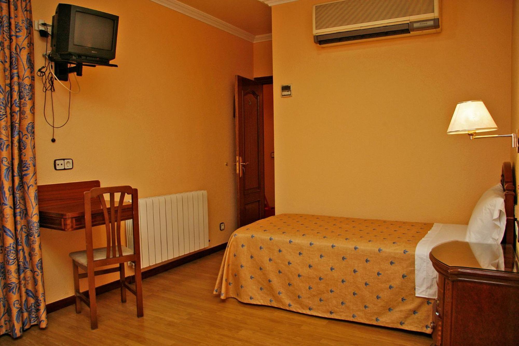 Single Room,16946417:JPEG