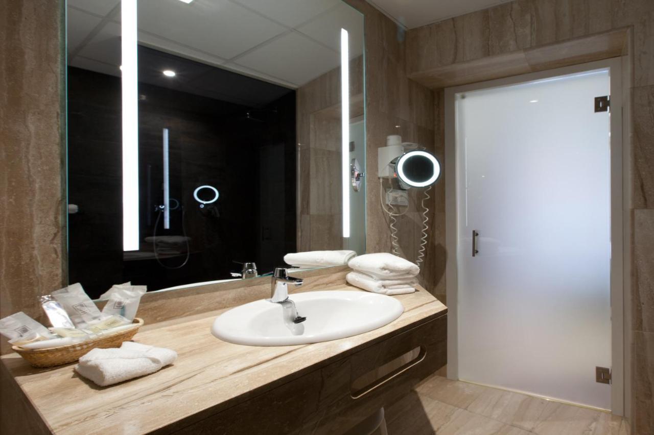 Two Connecting Double Rooms with Puerta del Sol View
