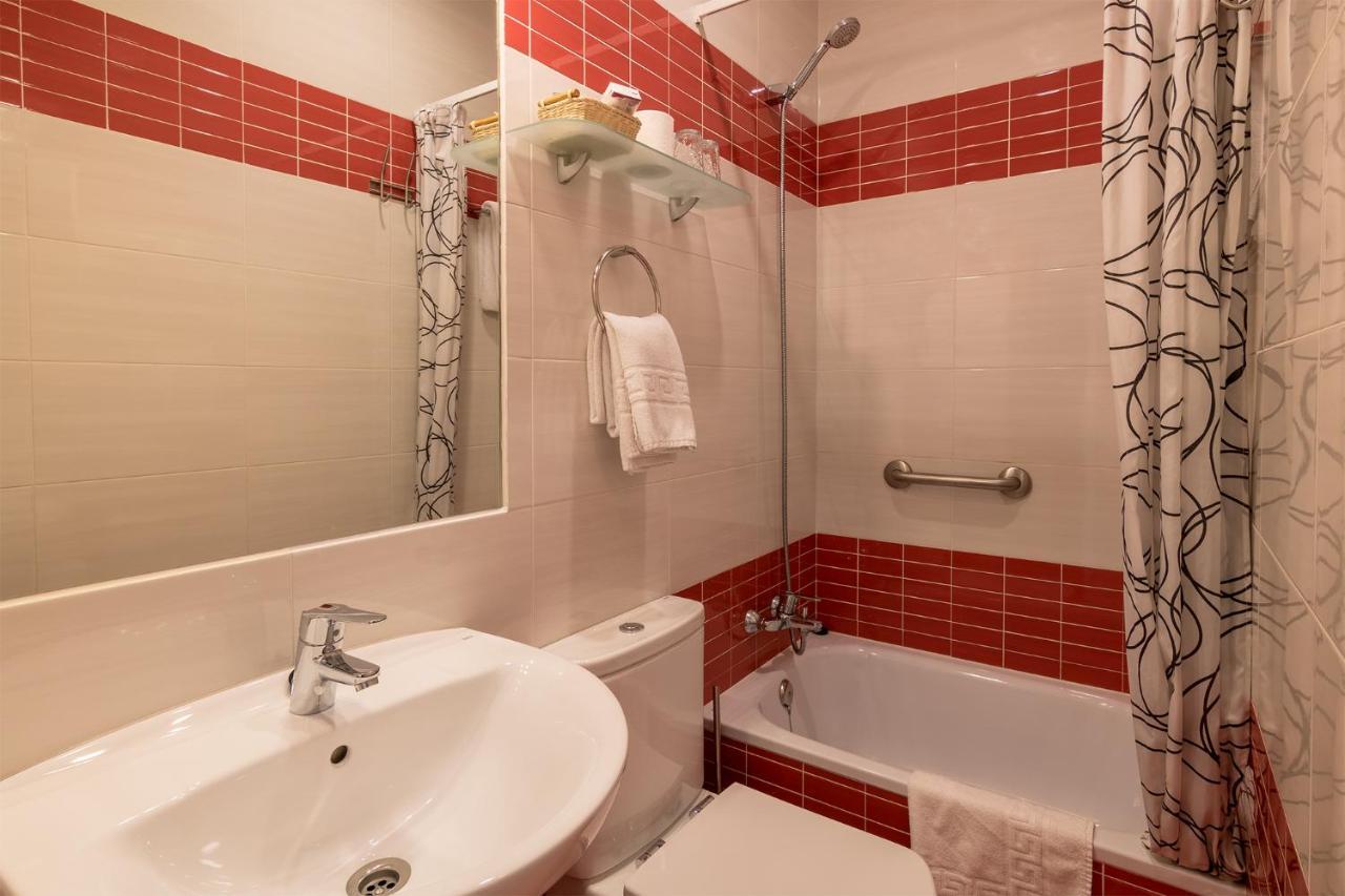 Quarto Twin com Casa de Banho Privativa