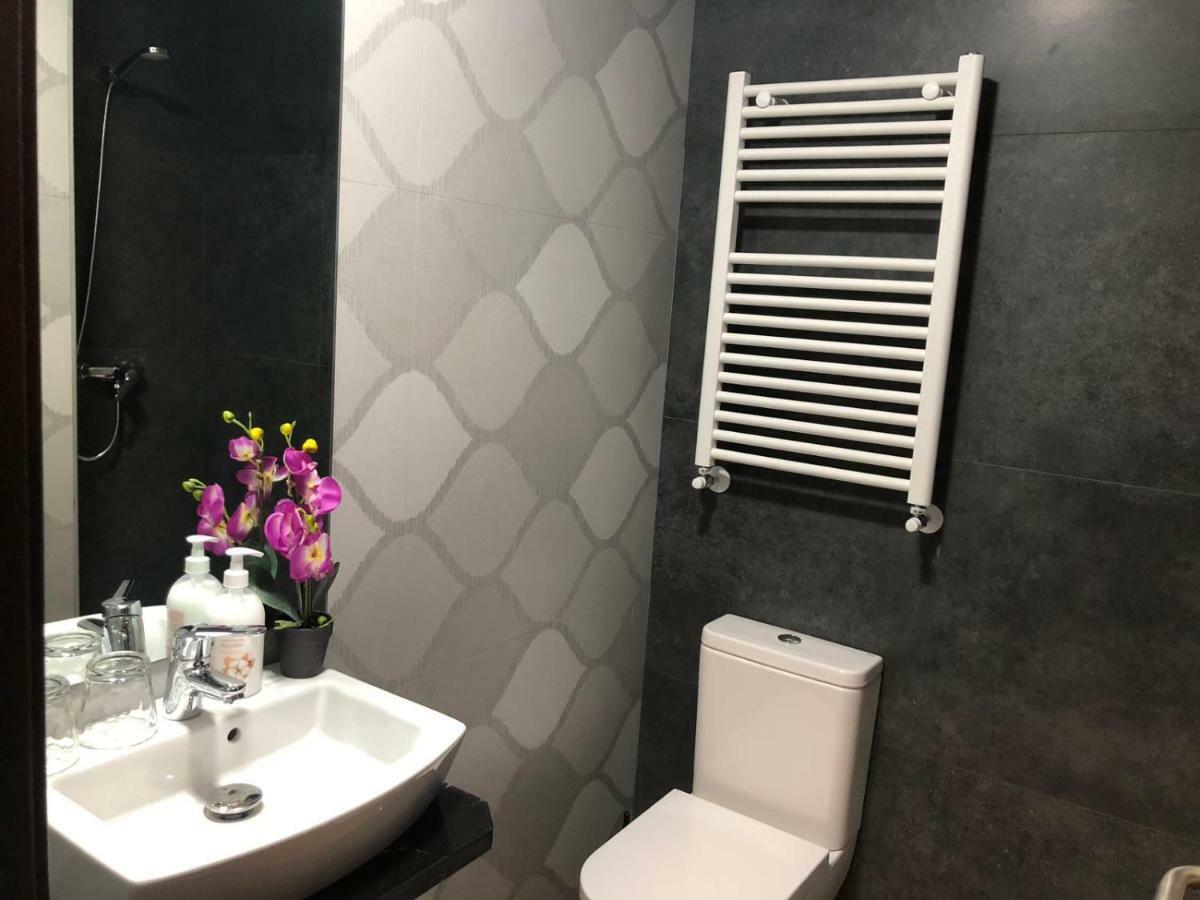 Quarto Individual com Casa de Banho Privativa