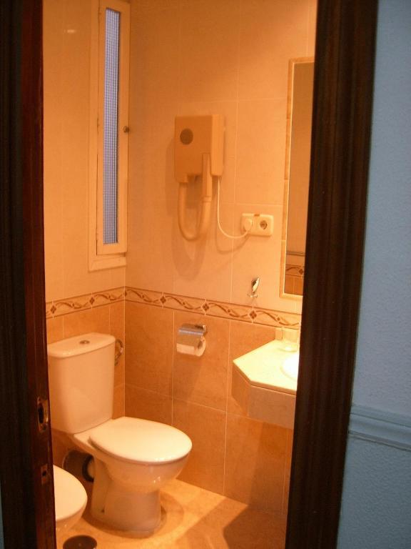 Quarto Twin com Casa de Banho Privativa