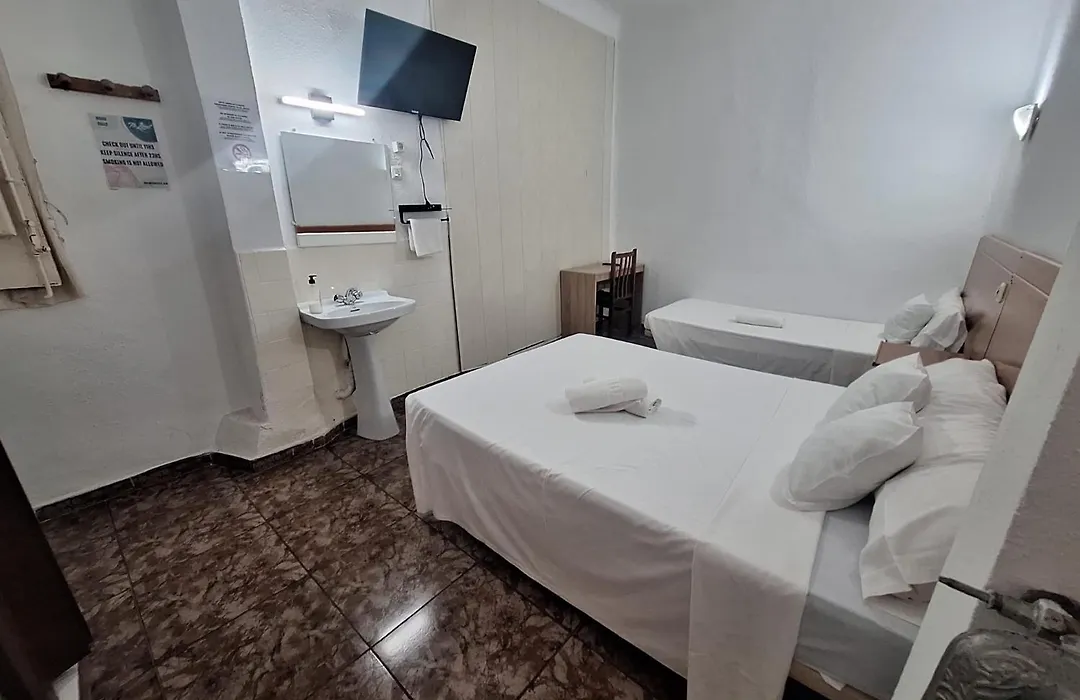 Hostal Alonso No Limit Madrid-1
