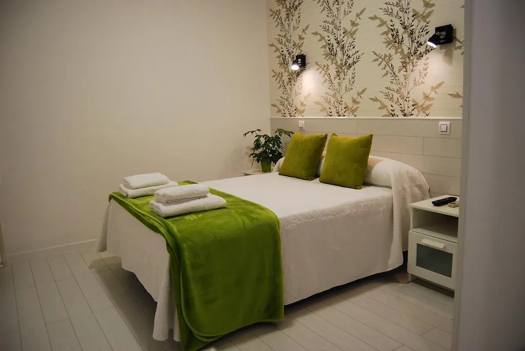 Hostal Petite Maman-1