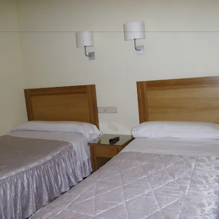 Hostal Rivera - Atocha-3
