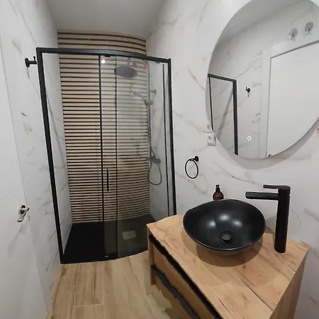 Hostal Andrea Granvia-3
