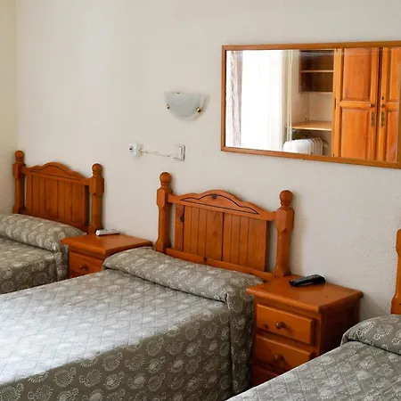 Hostal Fuentesol-3