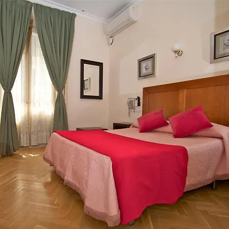 Hostal Greco Gran Vía Madrid-2
