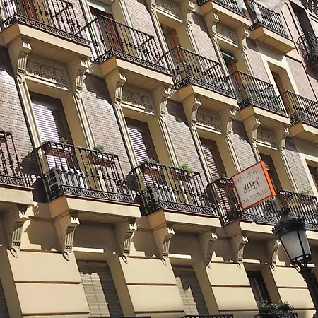 Hostal Art Madrid-3